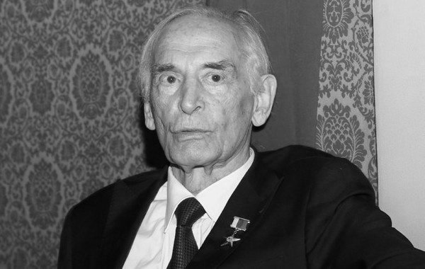 Умер знаменитый актер Василий Лановой
