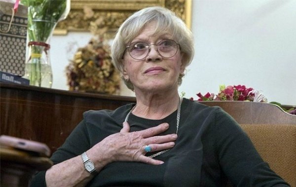 Актрисе Алисе Фрейндлих разрешили ходить по палате
