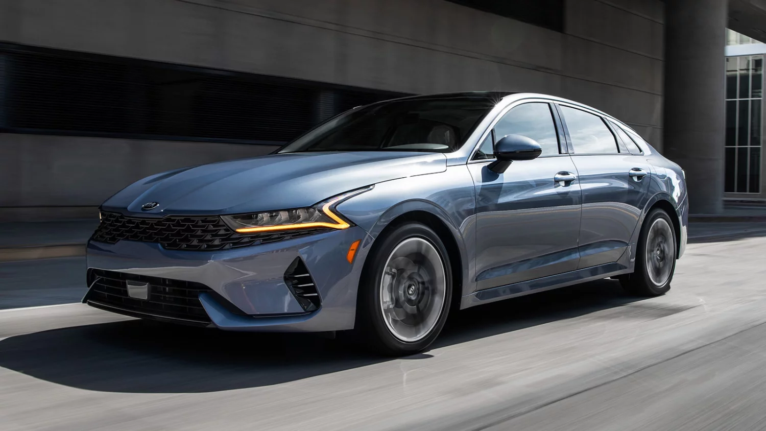 Kia обновила седан K5 для 2025 года с новым двигателем