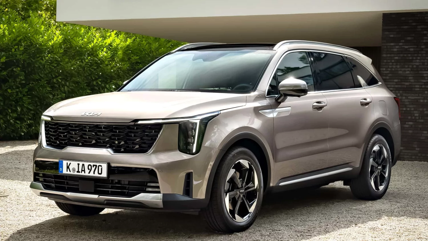 В России обнаружили в продаже обновленный кроссовер Kia Sorento четвертого поколения по цене 4,4 миллиона рублей