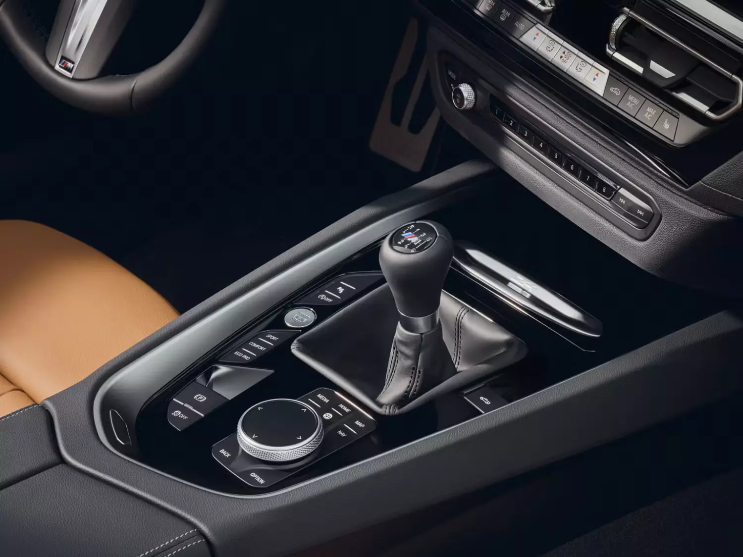 BMW сохранит механическую коробку передач до конца жизненного цикла M2 и M4