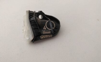 Автомобильный датчик давления в шине TPMS, снятый с колеса